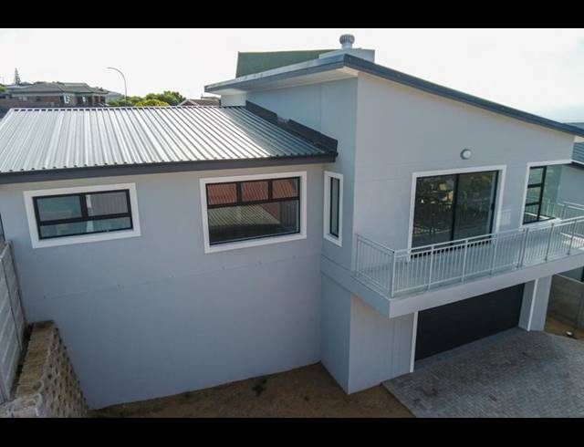 3 BEDROOM HOUSE FOR SALE IN DANA BAY